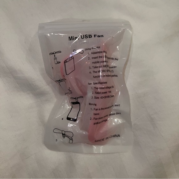 Virgin Mobile Portable Mini USB Red Fan - Picture 3 of 3